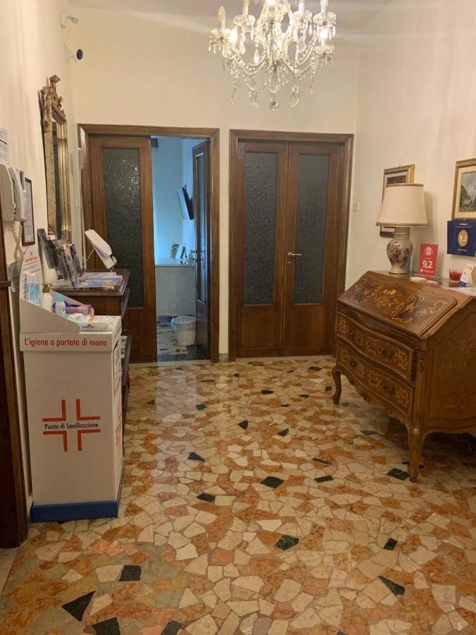 Notti Sull'Adige Hotell Verona Eksteriør bilde